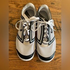 Nike Golf Shoes Women's Size 7 White Black Mesh Tongueless Cleats